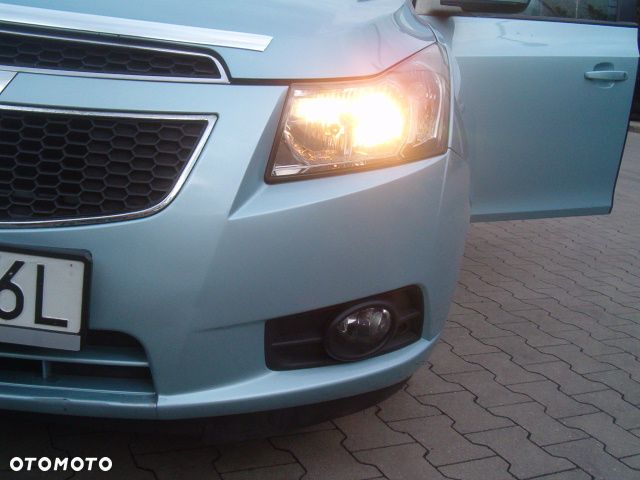 Chevrolet Cruze - 12