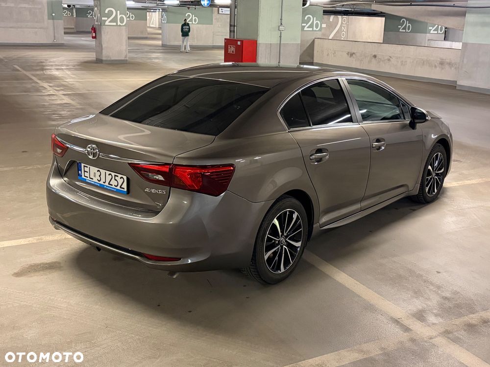 Toyota Avensis 2.0 D-4D Premium - 12