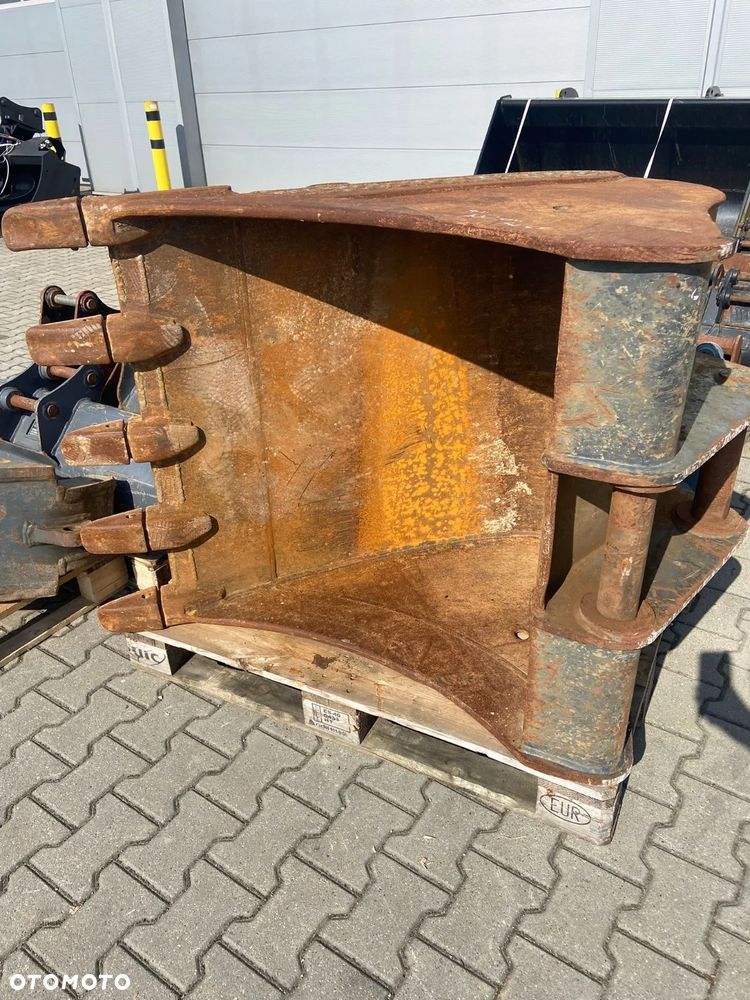Używana Łyżka o szerokości 100 cm z zębami na sworzniu 65 mm  Volvo Cat, Kubota, JCB - 1