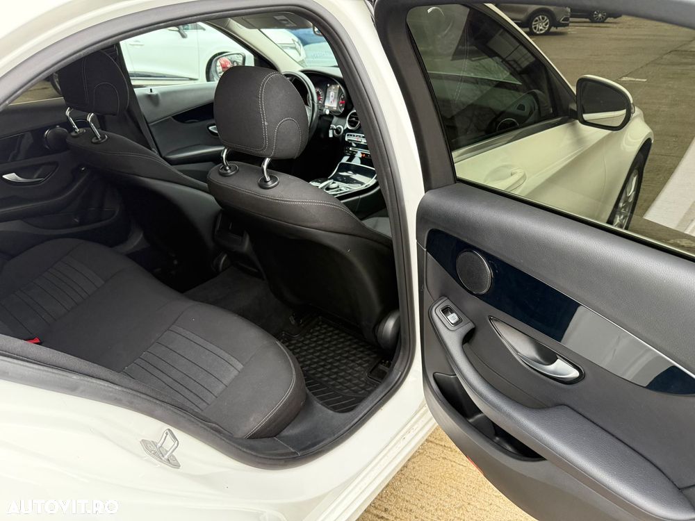 Mercedes-Benz C - 21