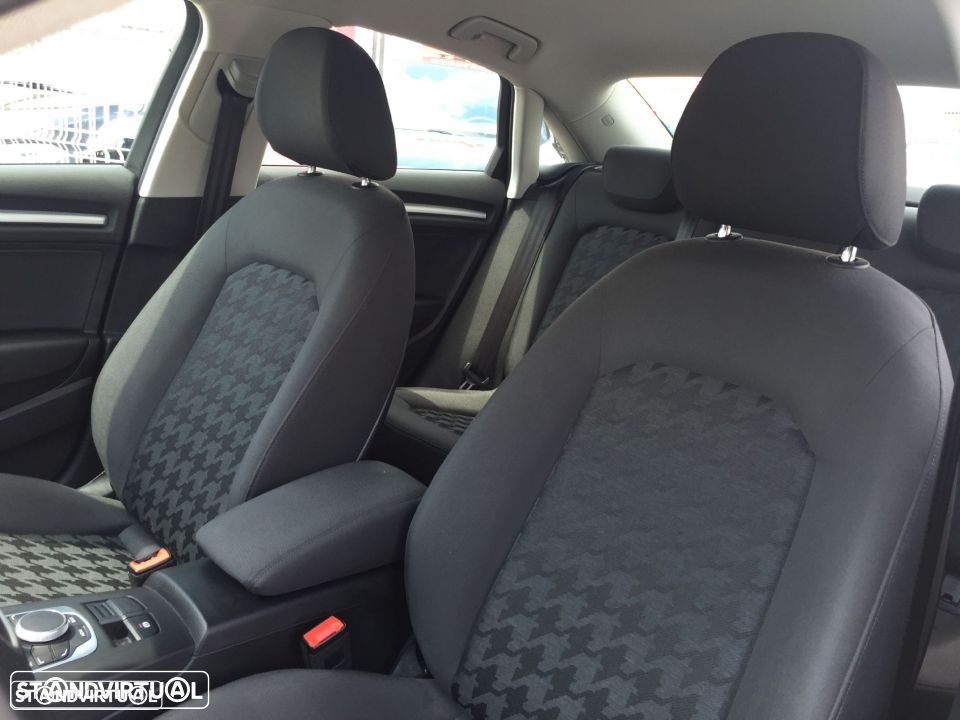 Audi A3 Limousine 1.6 TDI (clean diesel) Attraction - 13