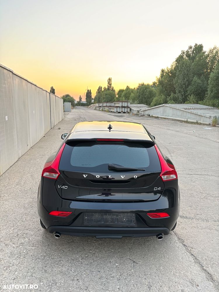 Volvo V40 D4 Momentum - 10