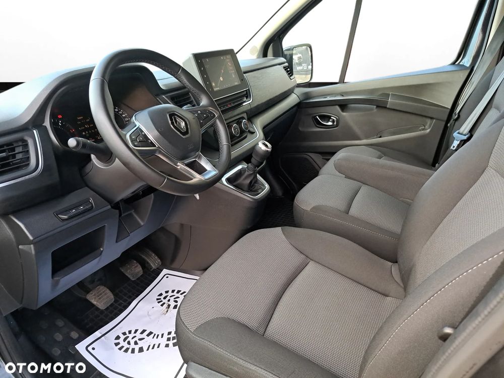 Renault Trafic - 11