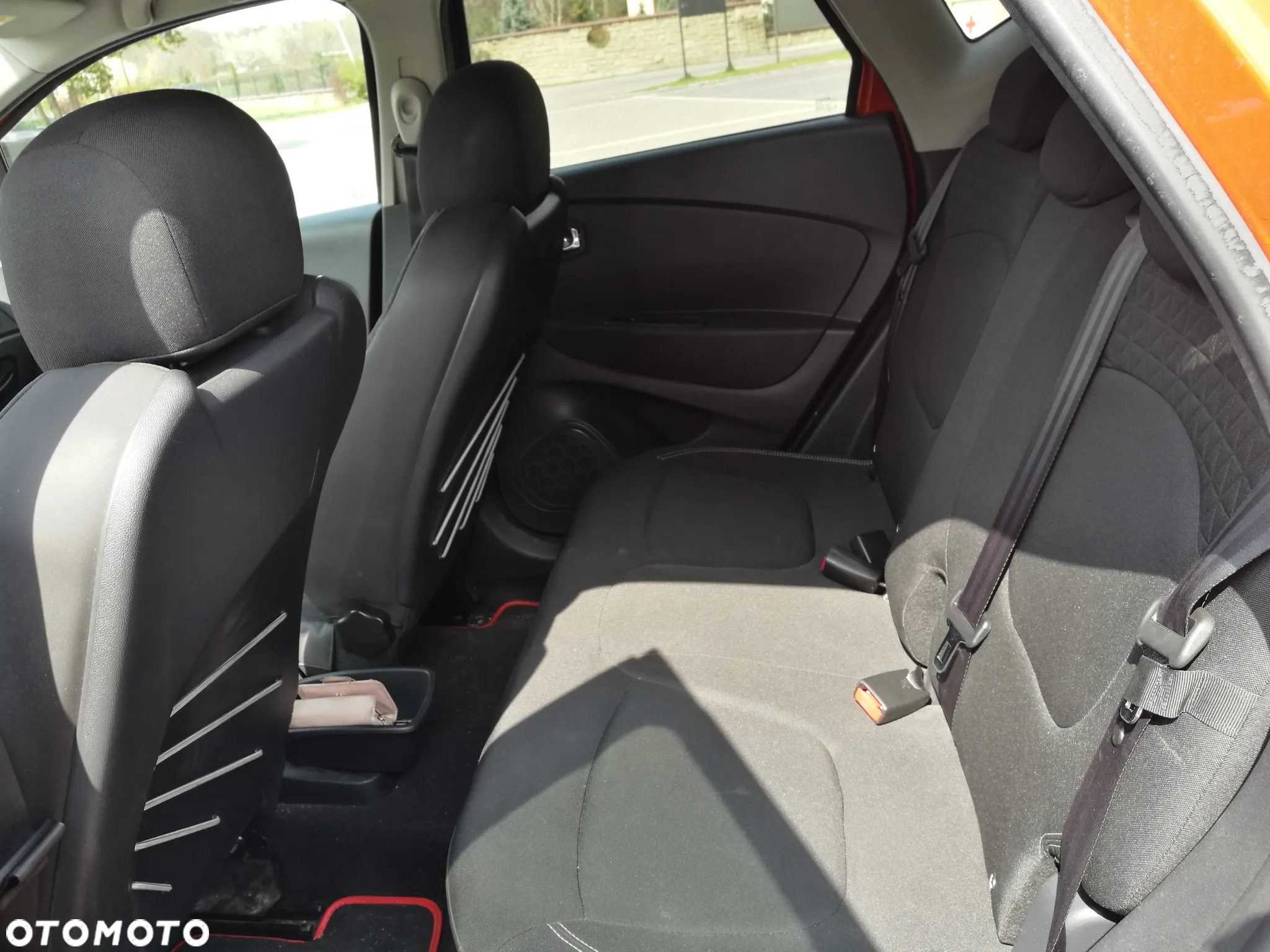 Renault Captur 1.2 Energy TCe Intens EDC - 11
