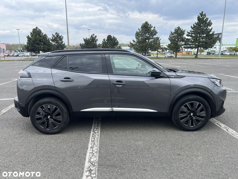 Peugeot 2008 PureTech 130 EAT8 GT Exclusive - 28