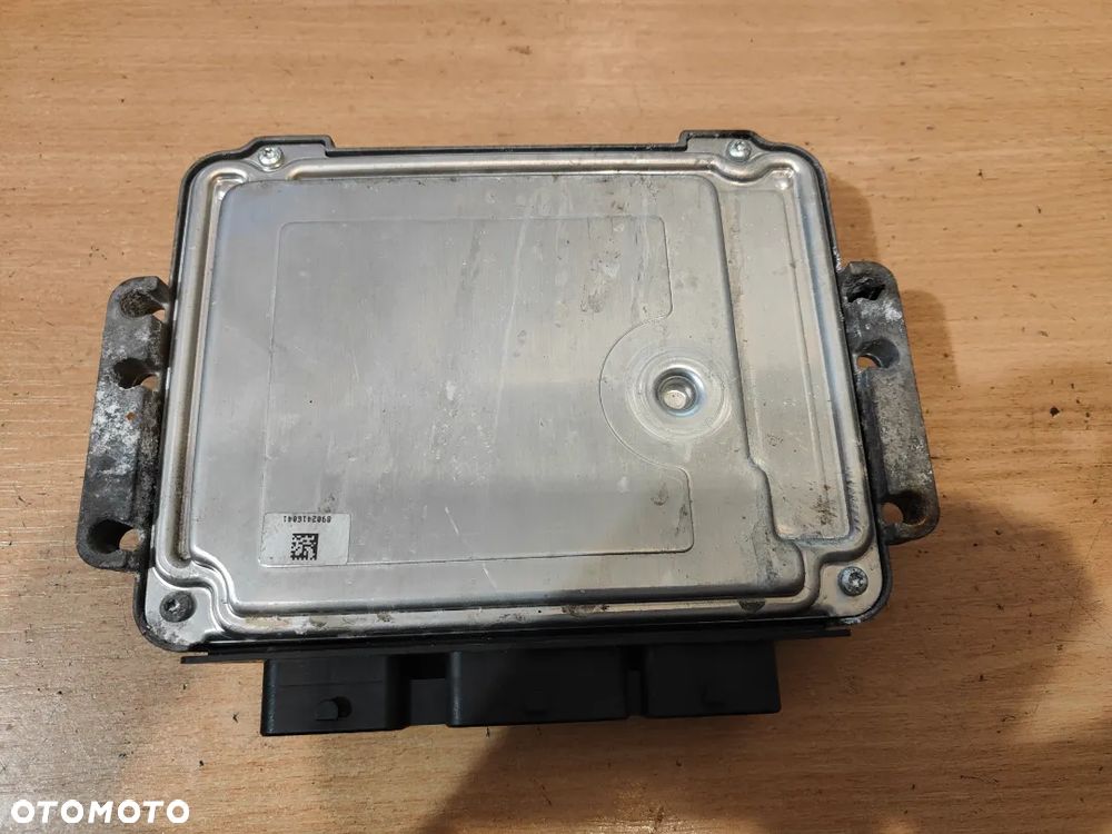 Sterownik komputer silnika Ford Focus MK2 8M5112A650LE - 2