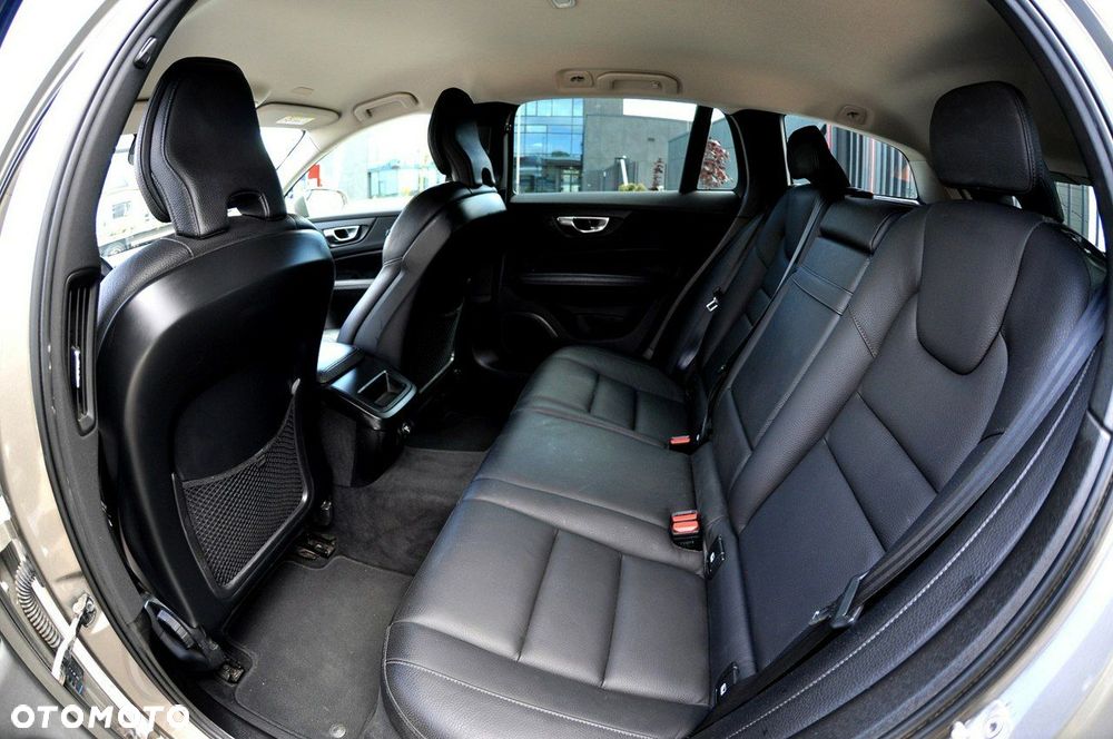 Volvo V60 D3 Geartronic Momentum Pro - 8