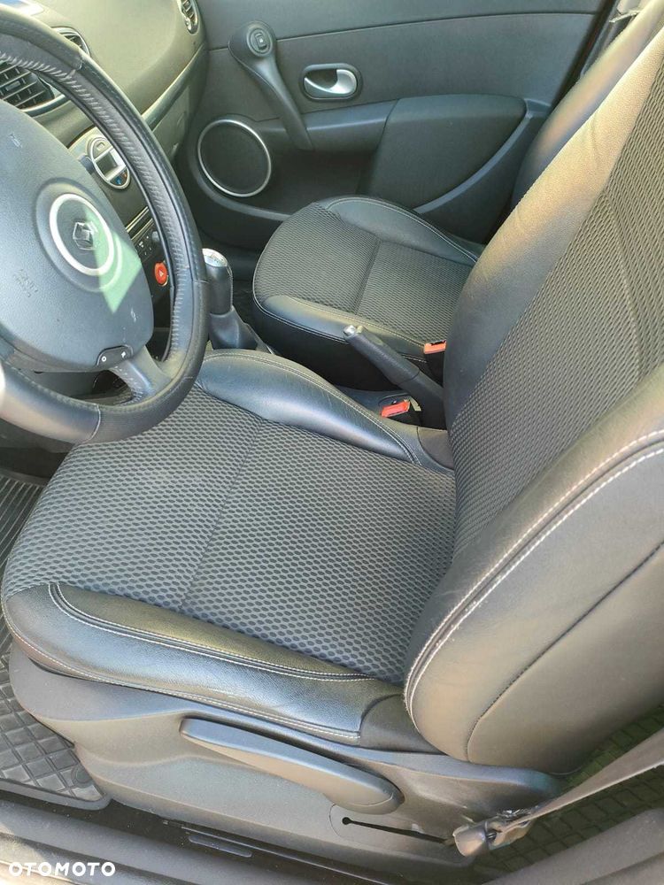 Renault Clio - 7