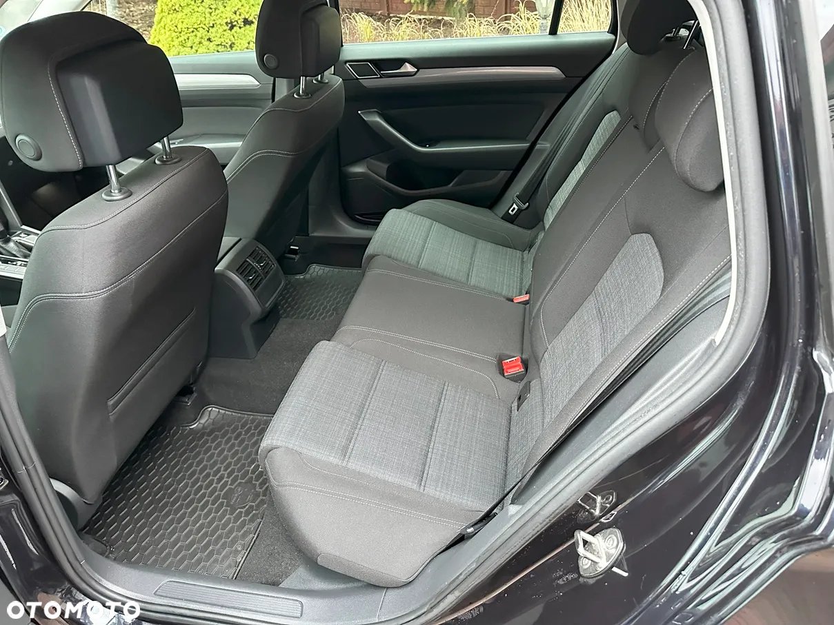 Volkswagen Passat 2.0 TSI Business DSG - 9