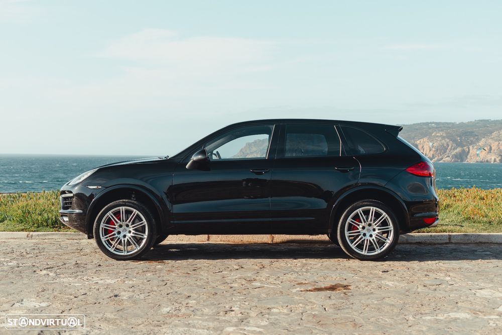 Porsche Cayenne Turbo - 20
