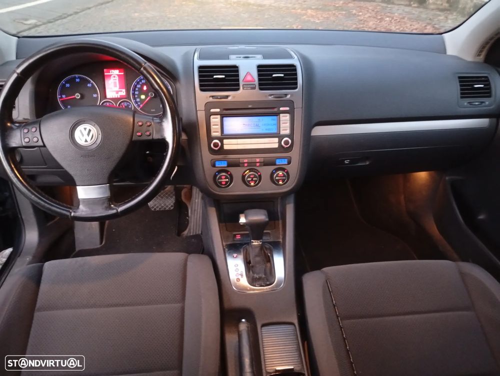 VW Golf 1.9 TDi Confortline DSG 7V - 12