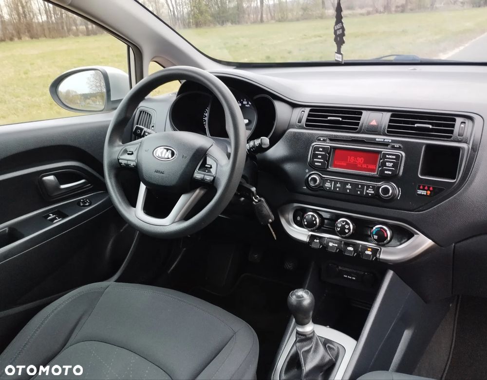 Kia Rio 1.2 Edition 7 - 12