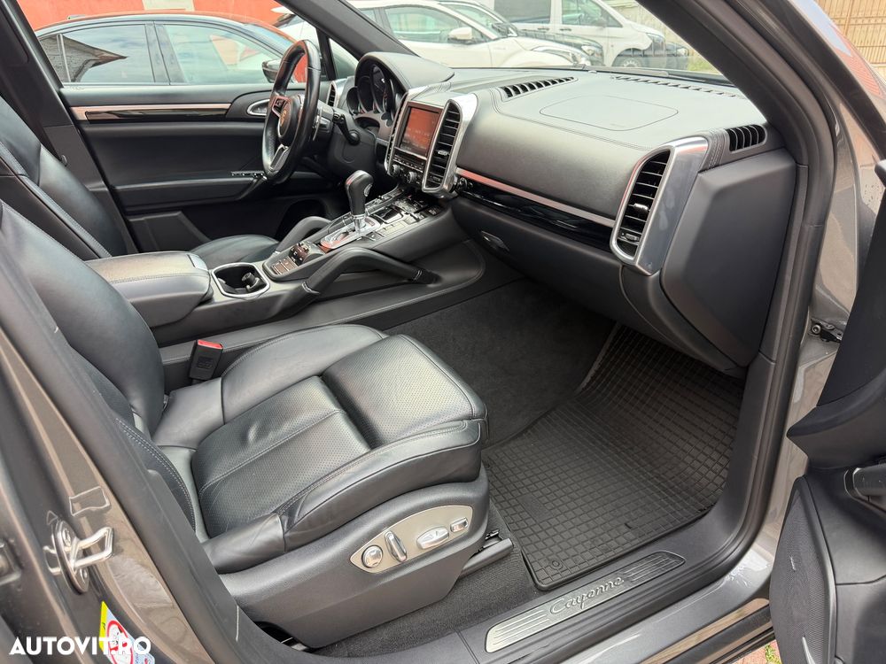 Porsche Cayenne Platinum Edition - 8