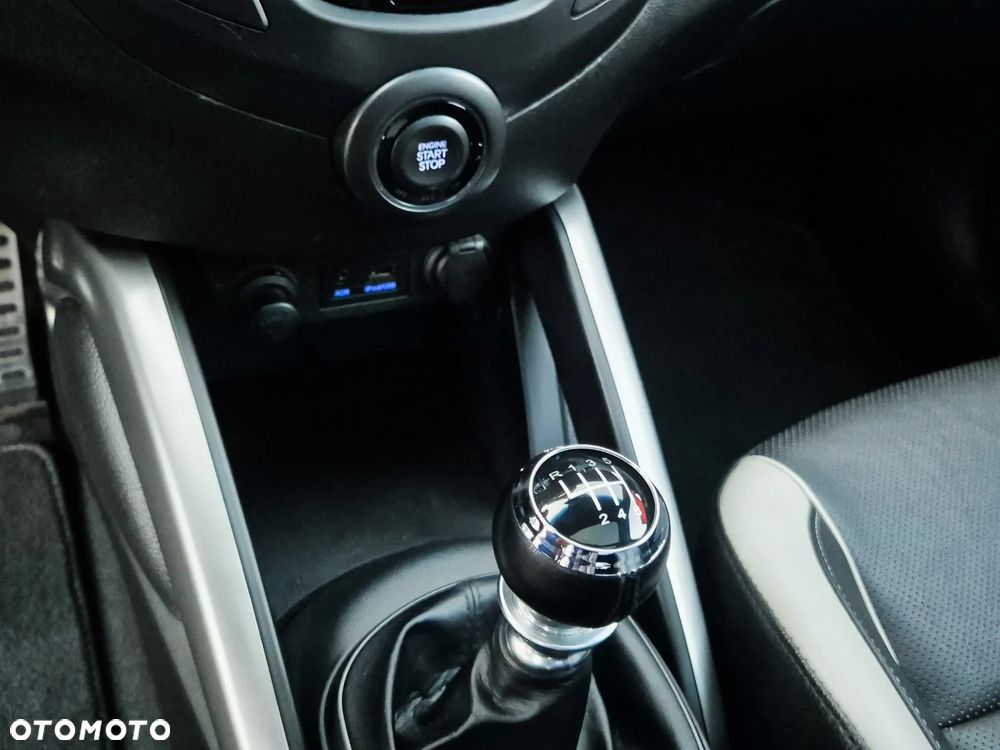 Hyundai Veloster 1.6 Turbo Premium - 18