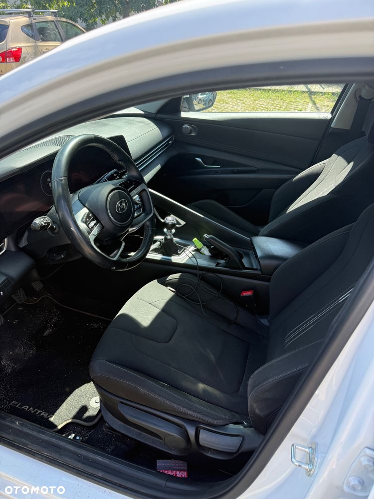 Hyundai Elantra - 7