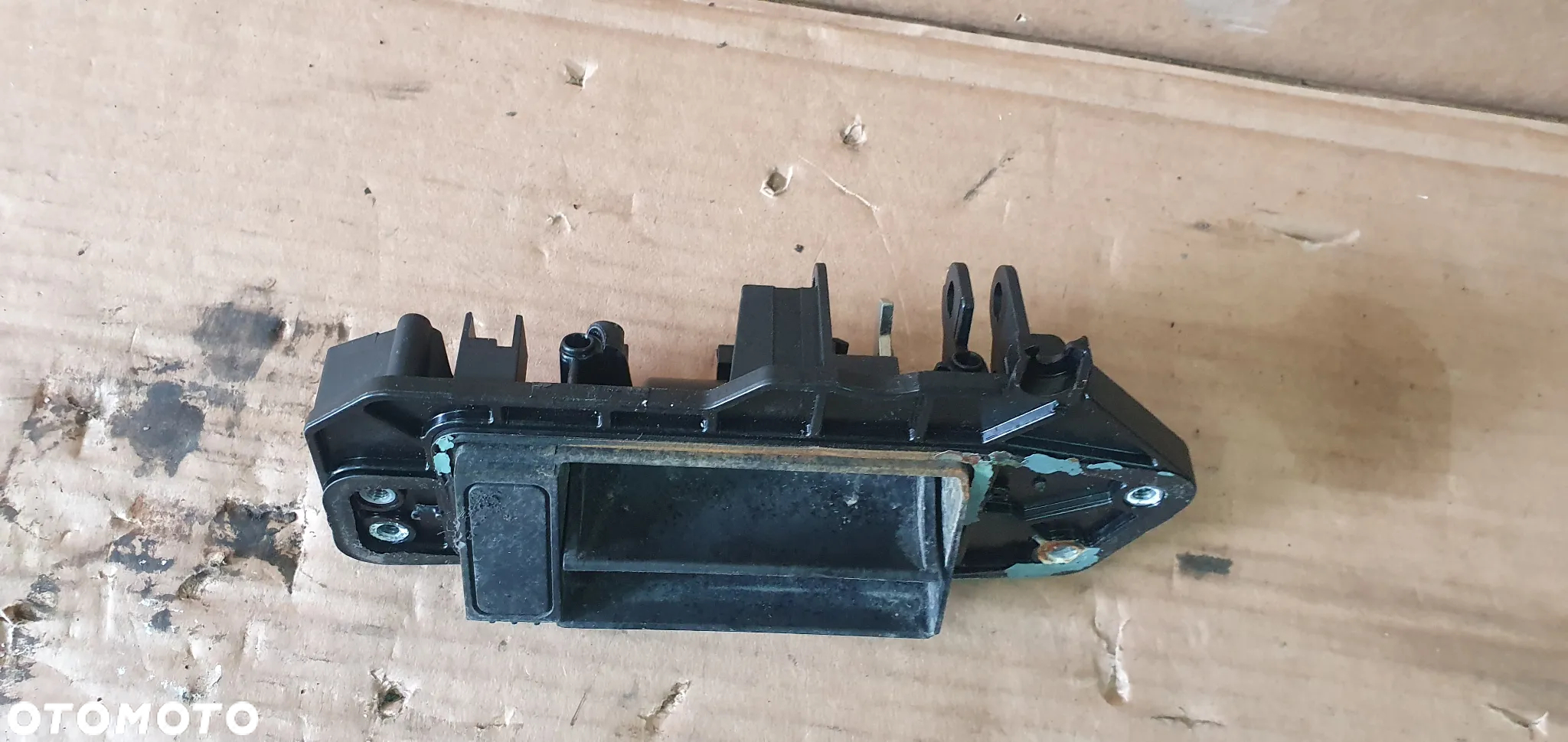 Zamek klapy bagażnika klamka mikrostyk Mercedes E-Klasa W211 A2117400693 - 2