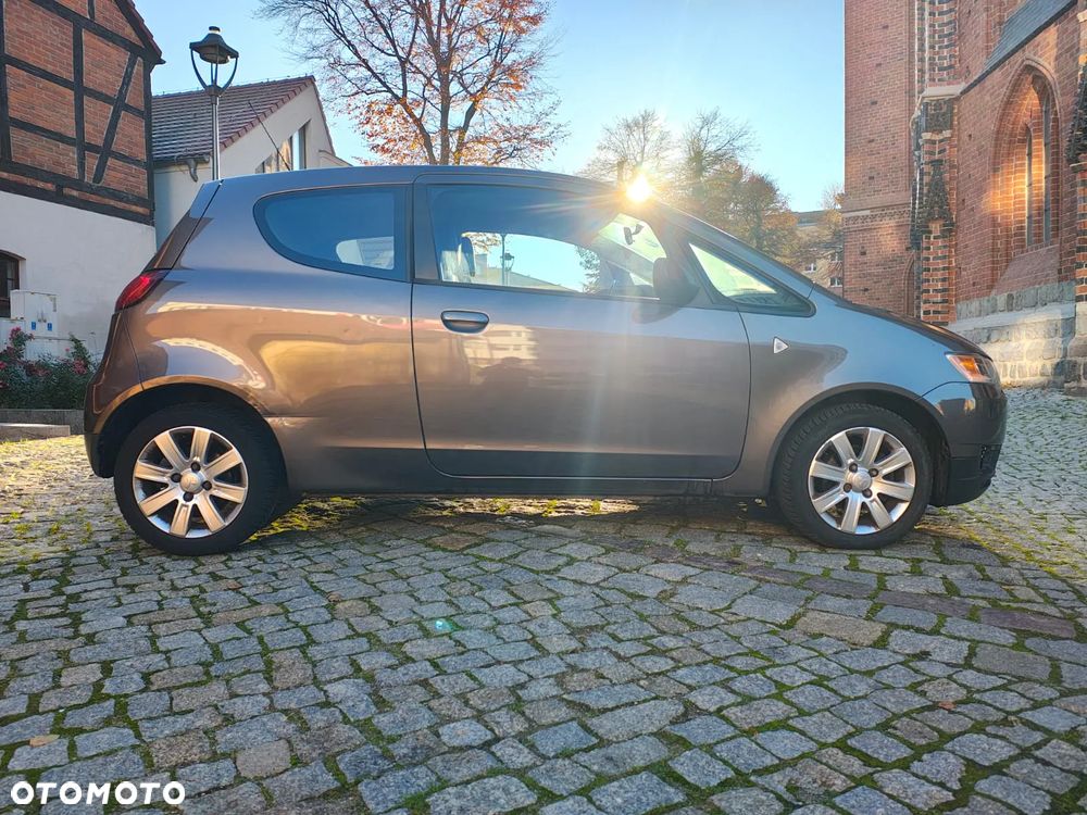 Mitsubishi Colt - 25