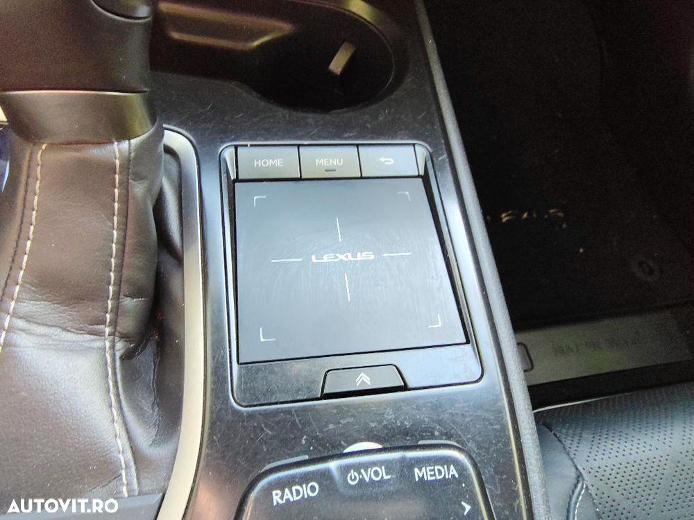 Lexus UX 250h Launch Edition - 21