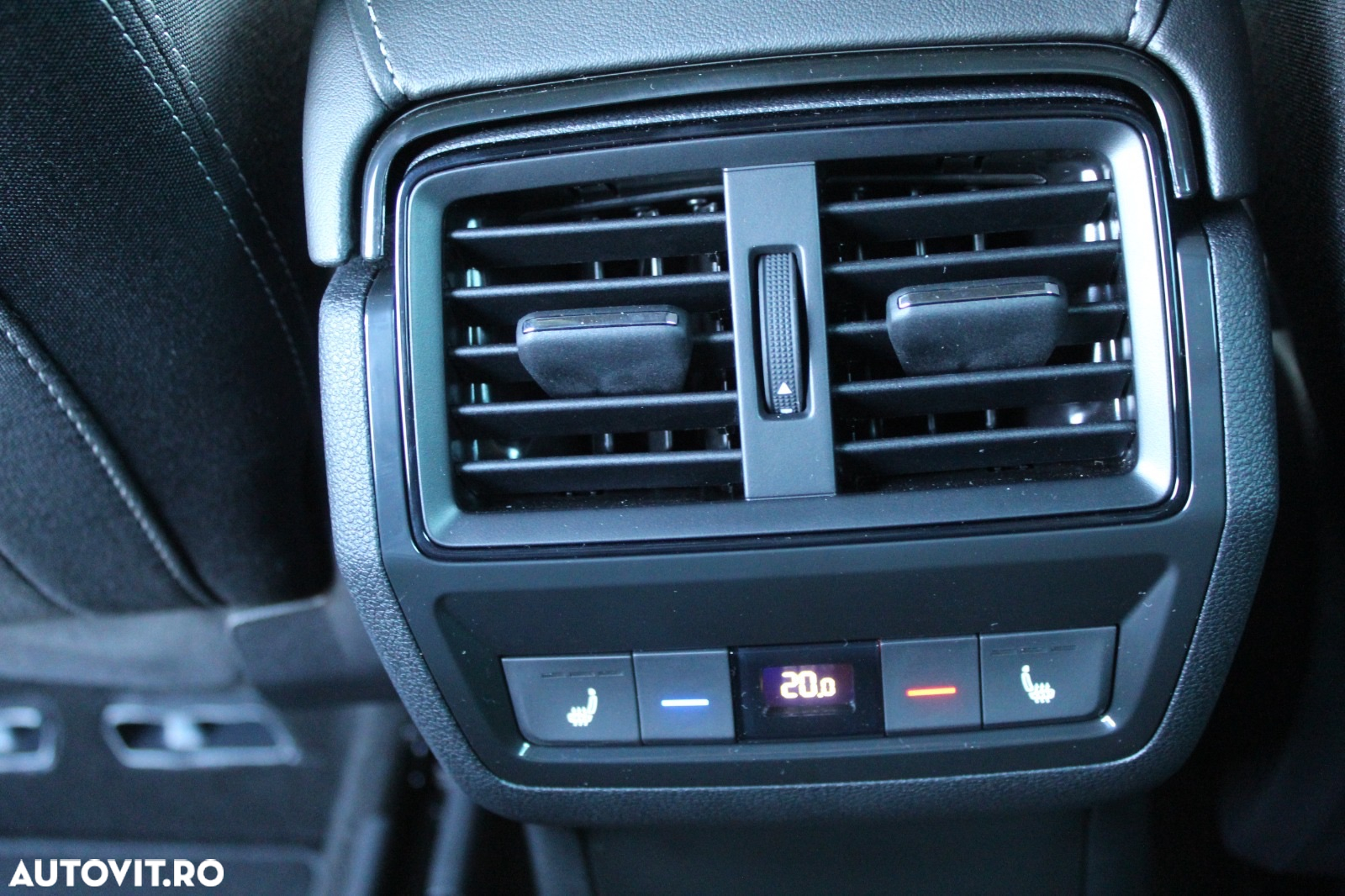 Skoda Karoq 2.0 TDI 4X4 DSG Sportline - 18