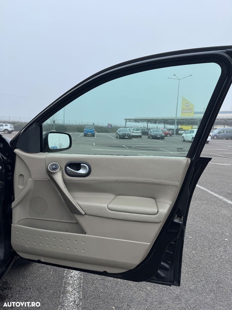 Renault Megane Sedan 1.6 16V Privilege Aut - 10