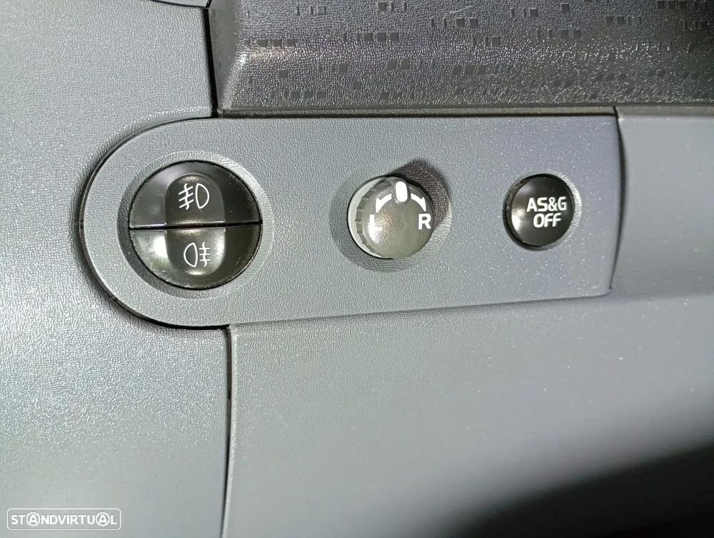Mitsubishi Colt - 11