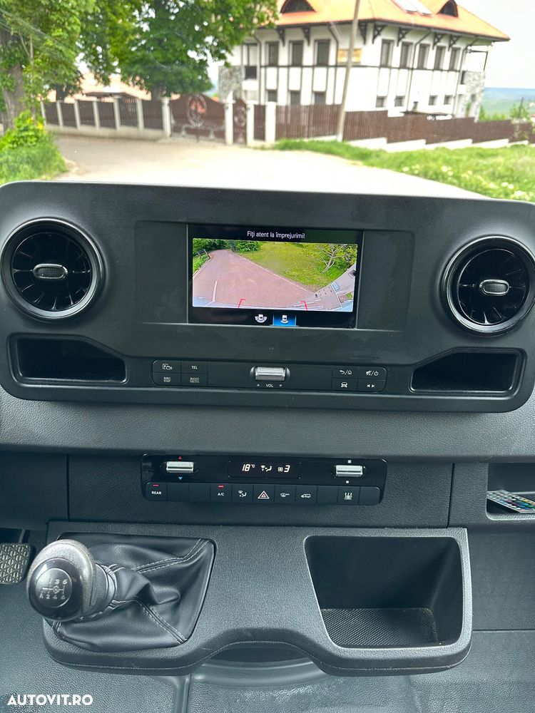 Mercedes-Benz Sprinter - 16