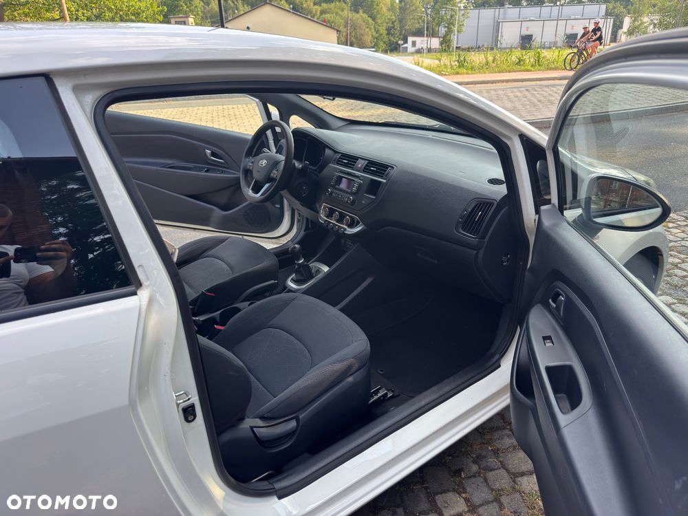 Kia Rio 1.2 Attract - 16