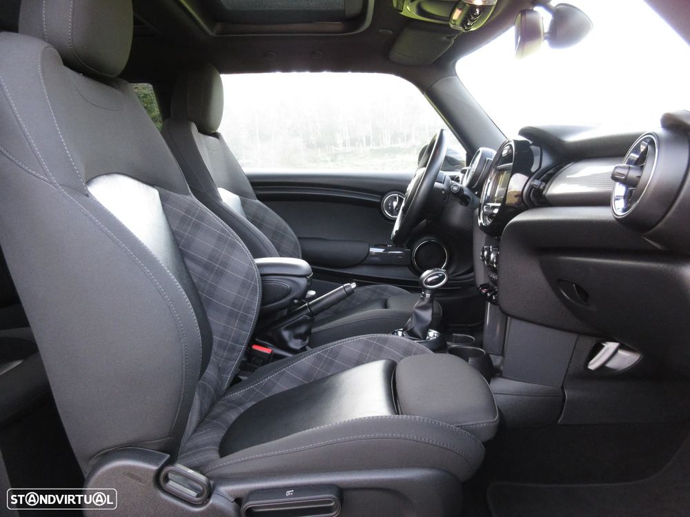 MINI 3 Portas Cooper D Auto - 28