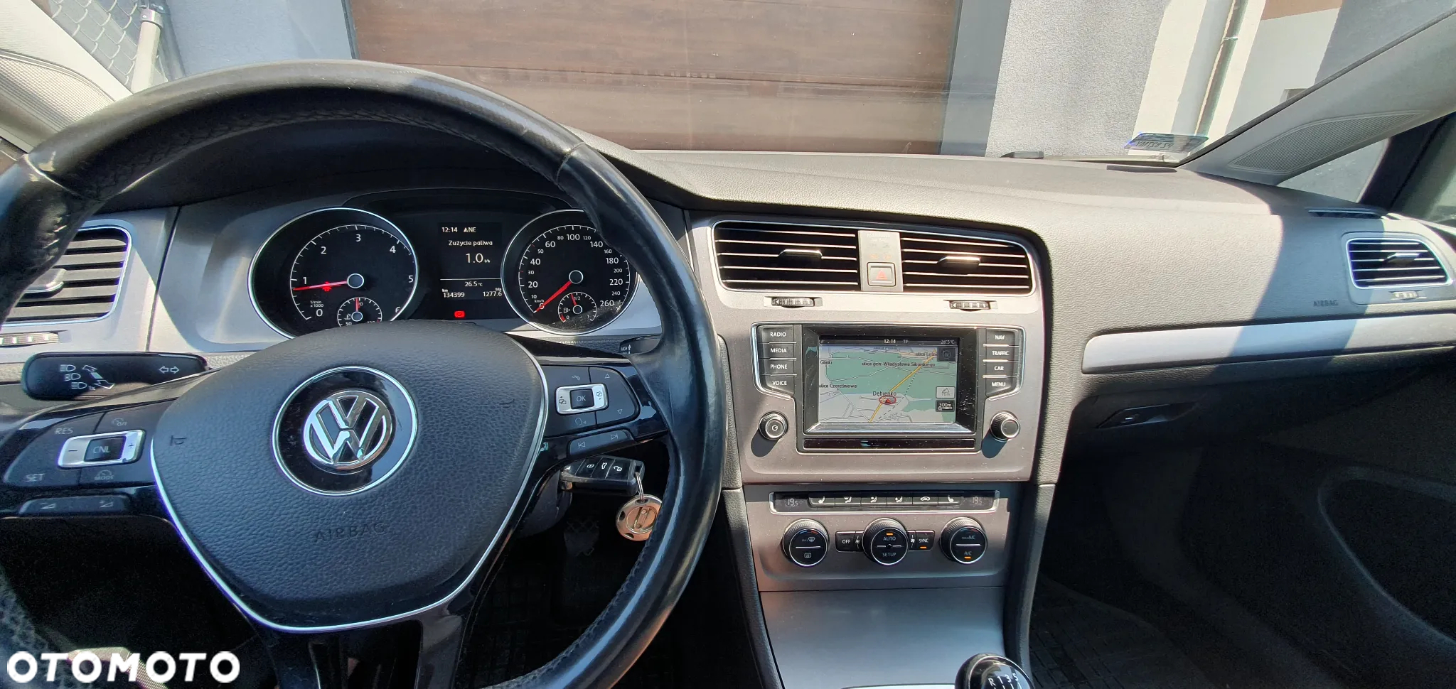 Volkswagen Golf - 11