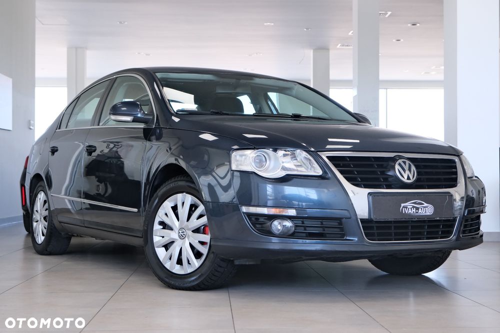 Volkswagen Passat - 1