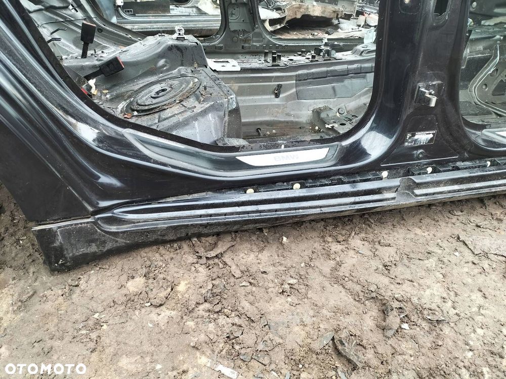 PRÓG PRAWY + SŁUPEK ŚRODKOWY BMW F01 S34 AZURTISCHARZ METALLIC - 3