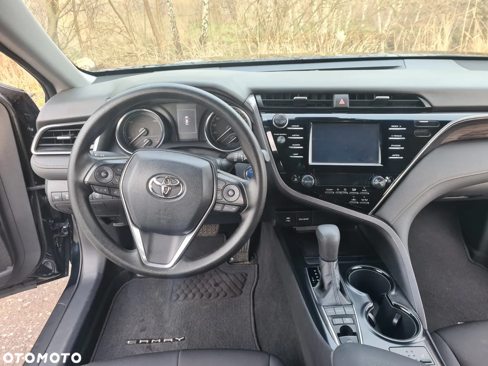 Toyota Camry - 4