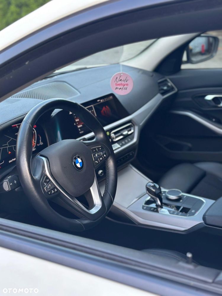 BMW Seria 3 320d Sport - 15