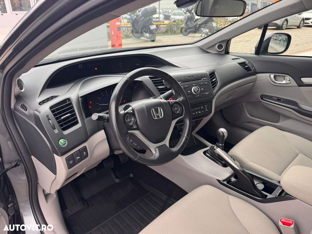 Honda Civic 1.8 MT ES - 8