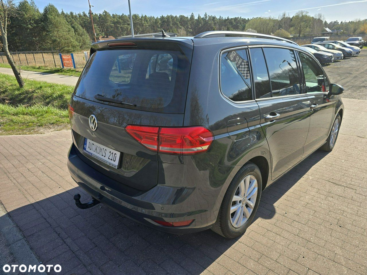 Volkswagen Touran - 10