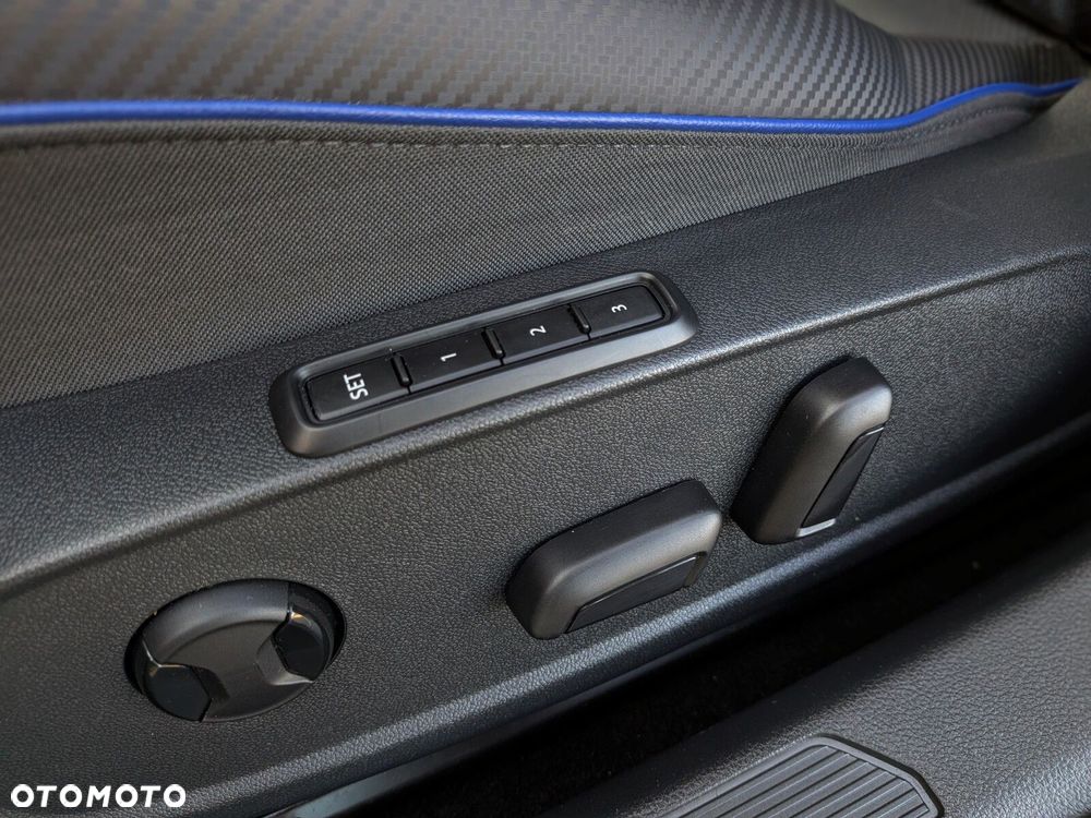 Volkswagen Golf - 12