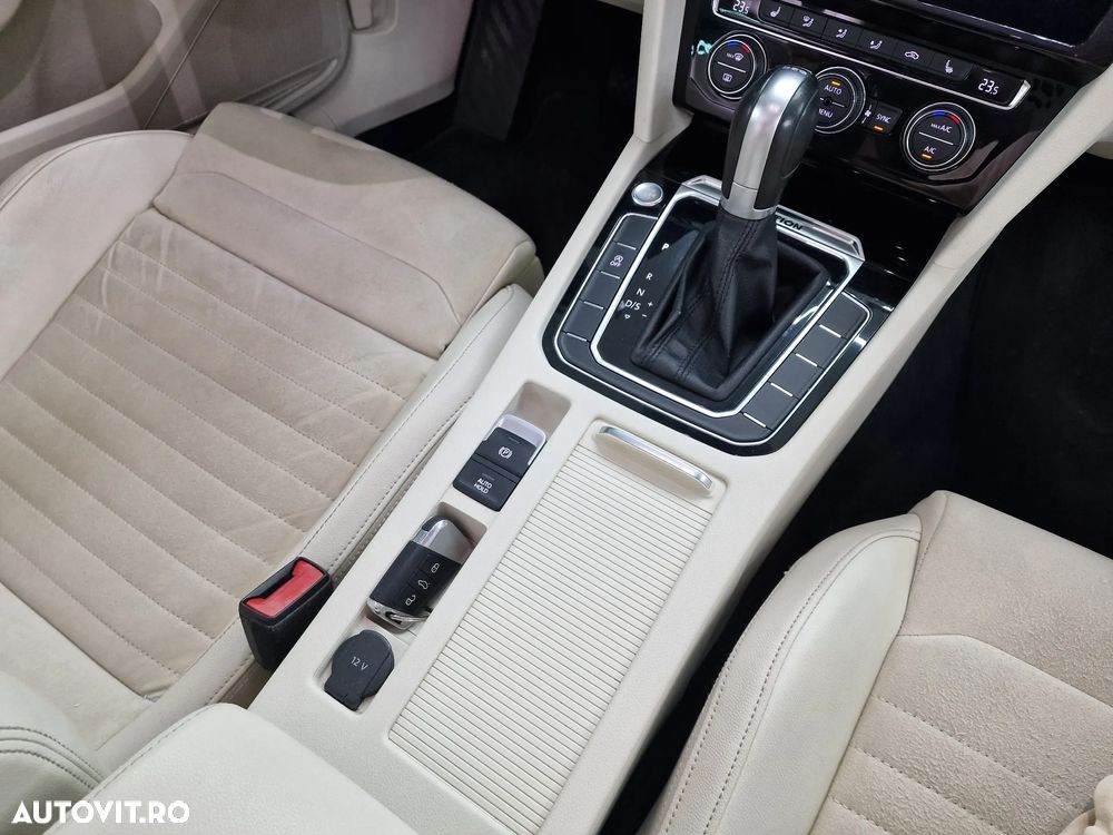 Volkswagen Passat 2.0 TDI SCR 4Motion DSG Highline - 15
