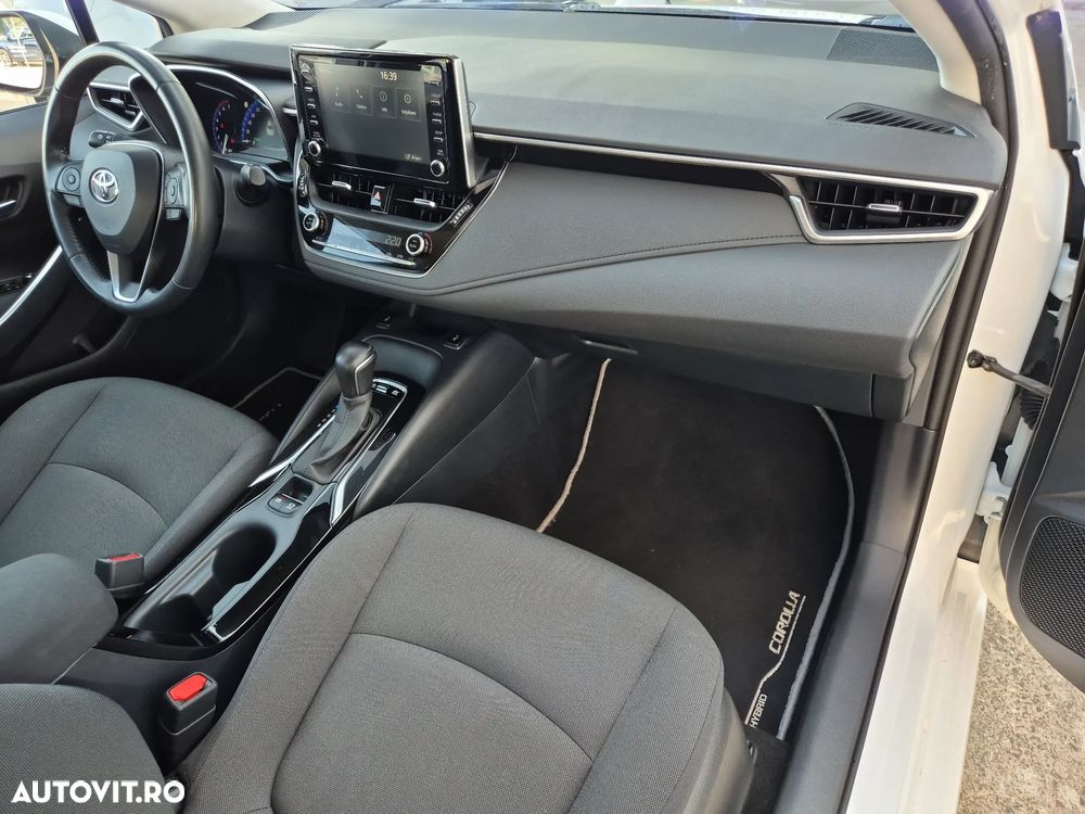 Toyota Corolla 1.8 HSD Business - 24
