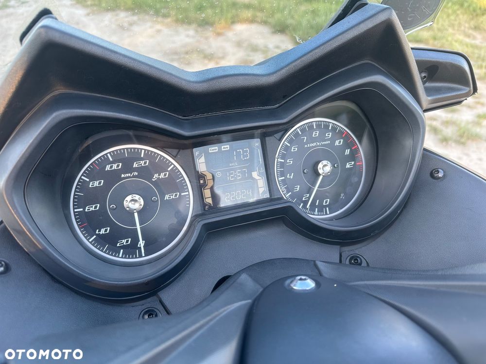 Yamaha X-max - 12