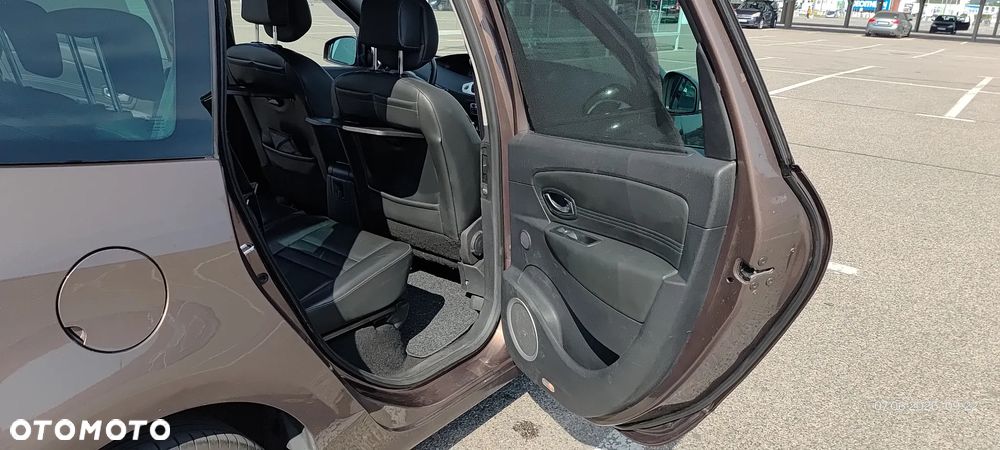 Renault Scenic 2.0 16V Privilege CVT - 9
