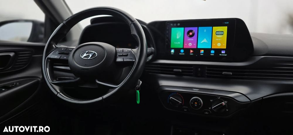 Hyundai i20 blue 1.2 Pure - 9