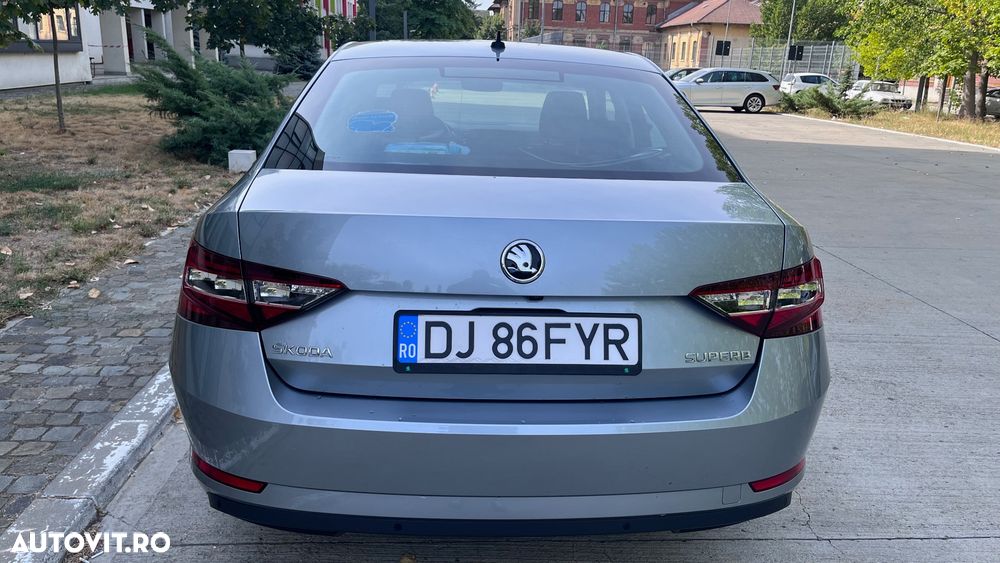Skoda Superb 2.0 TDI DSG Style - 7
