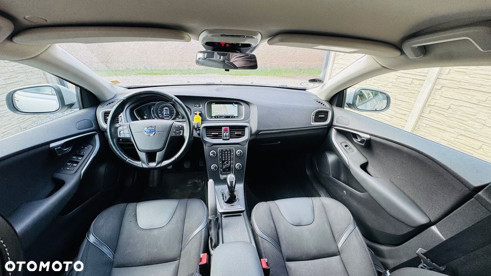 Volvo V40 D4 Inscription - 24