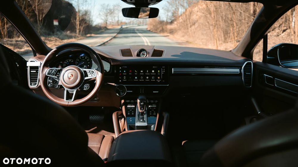 Porsche Cayenne - 16