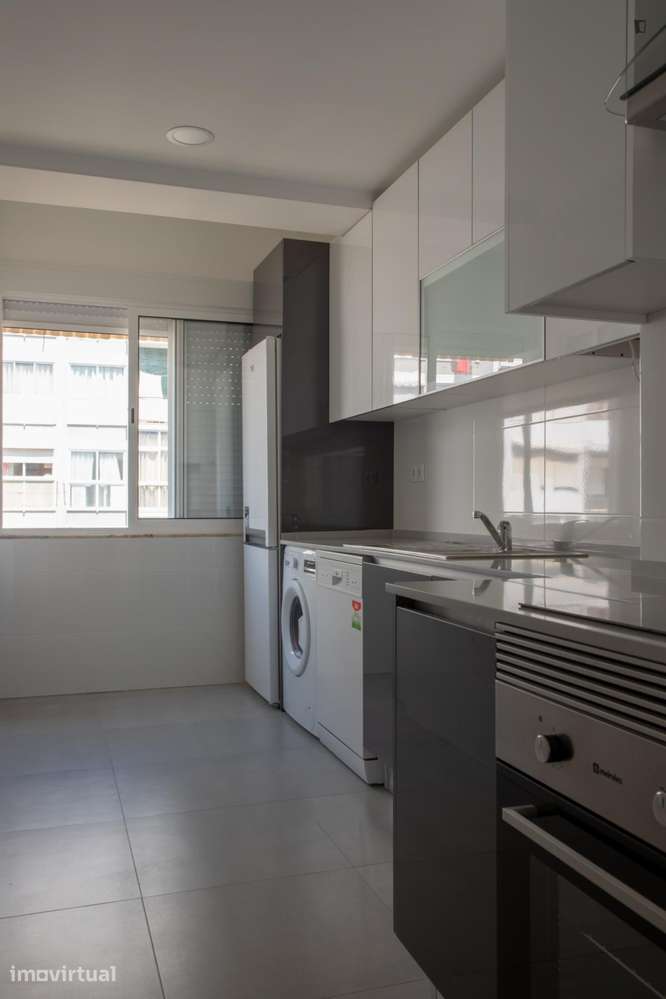 Apartamento com 3 quartos - localizado em Benfica Lisbon - Grande imagem: 2/12