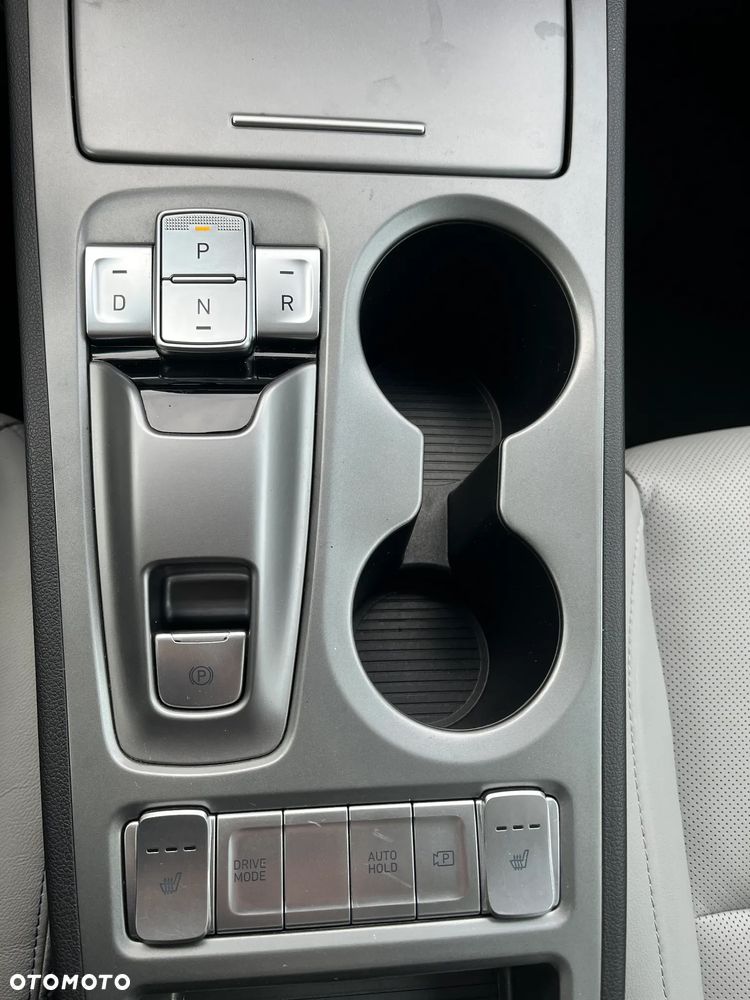 Hyundai Kona 64kWh Platinum - 29