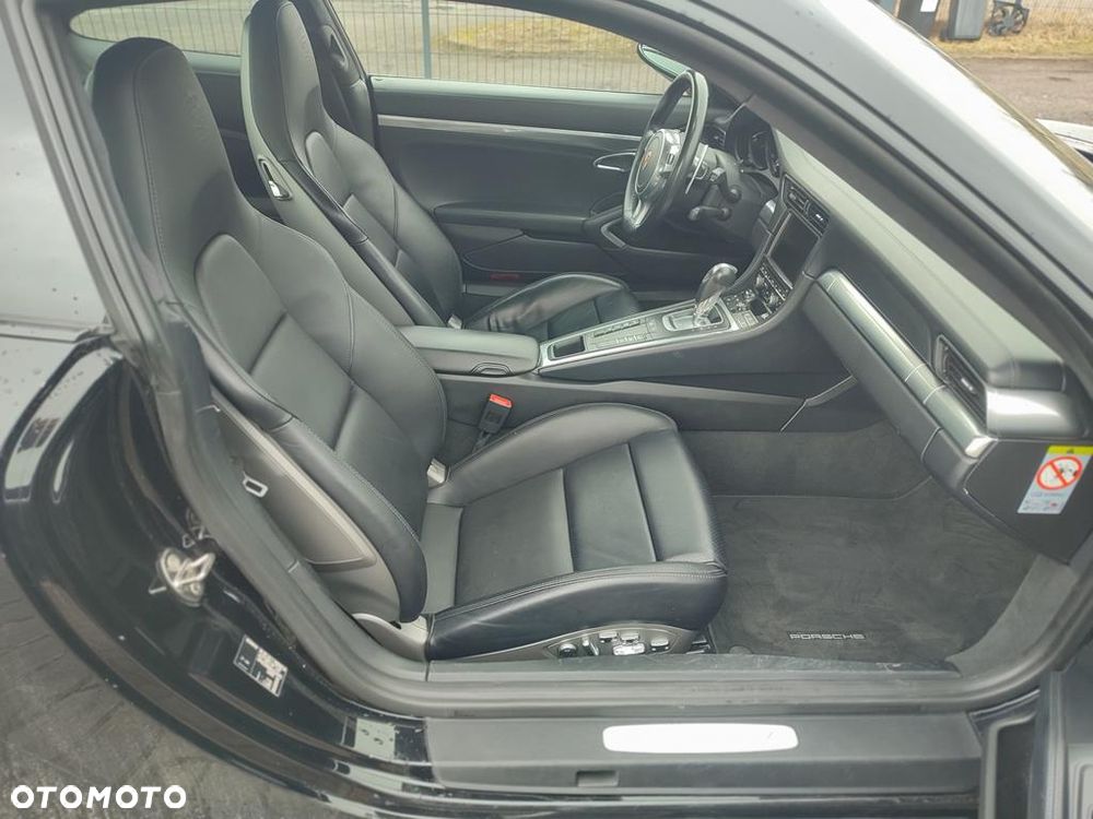 Porsche 911 Carrera 4 PDK - 13