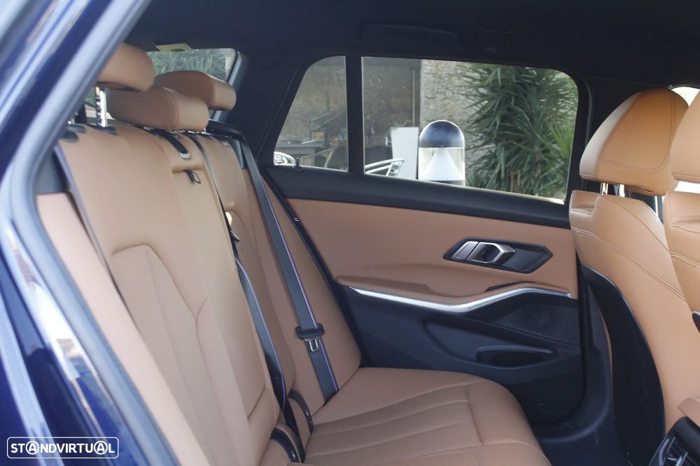 BMW 330 e Touring Pack Desportivo M Pro Auto - 27