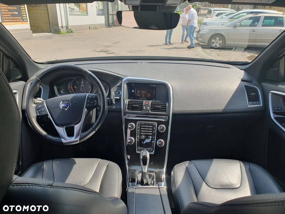Volvo XC 60 D4 Momentum Pro - 15