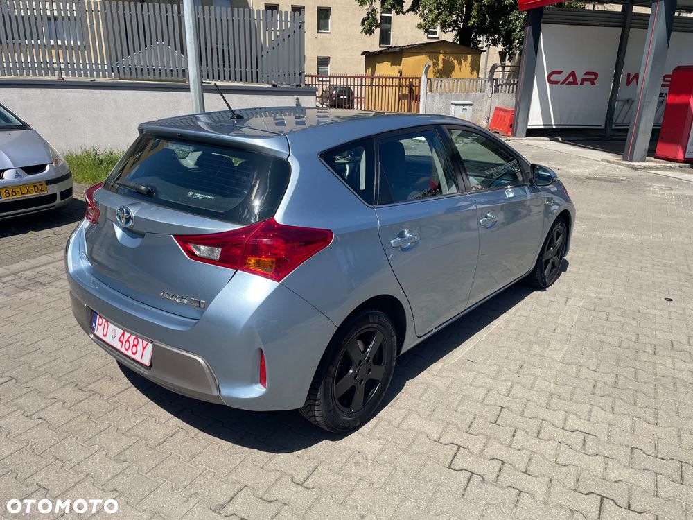 Toyota Auris - 12